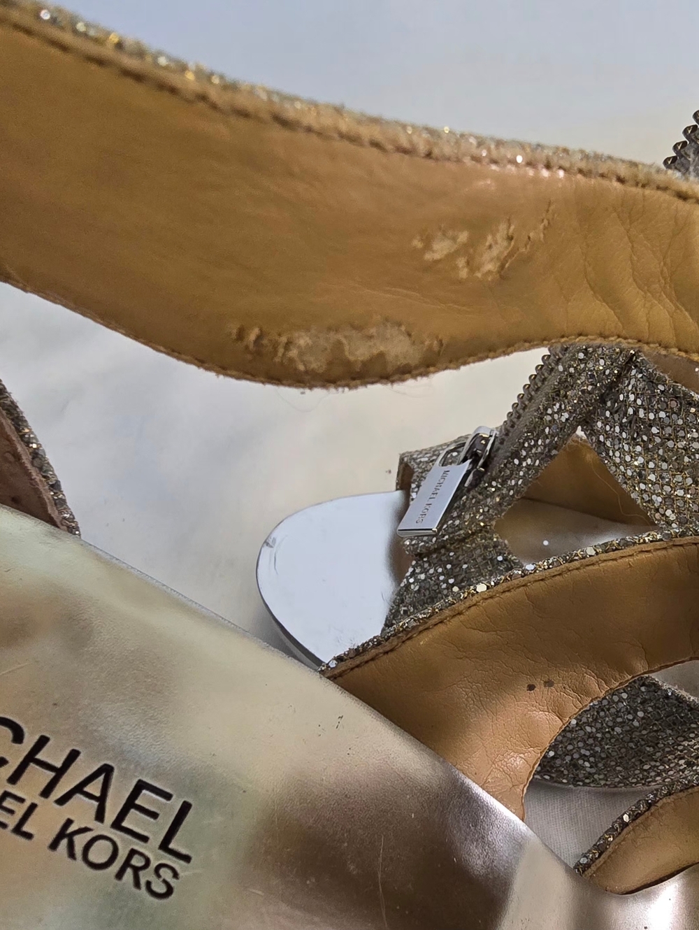 *NEW Michael Kors Silver Glitter T-Strap Heels 6 1/2 - Picture 8 of 9